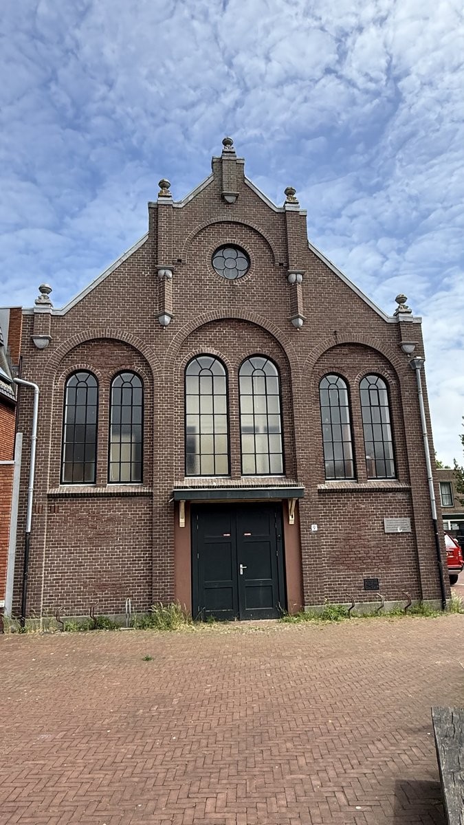 Helmstraat 9, IJmuiden — voormalige Doopsgezinde Vermaning